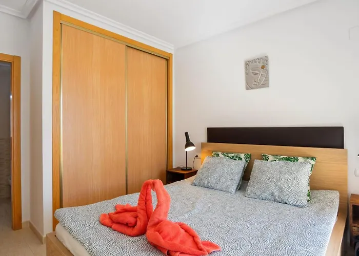 Modern 2 Bed In Torrievieja 公寓 *