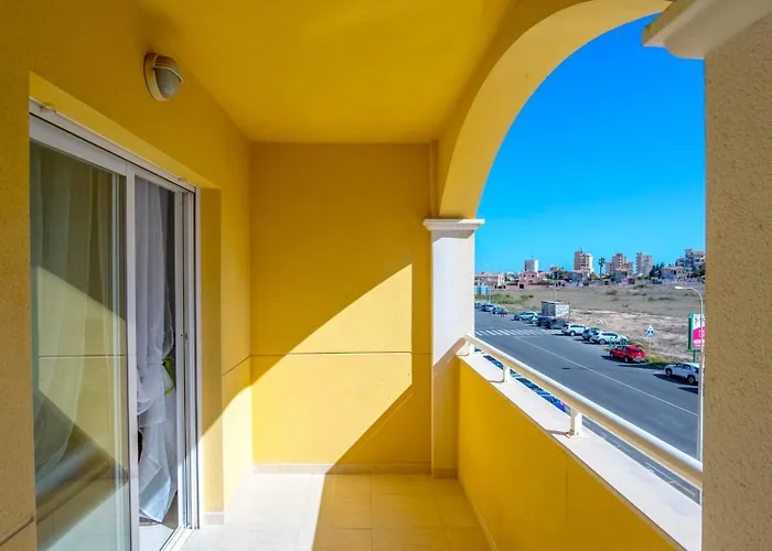 Modern 2 Bed In Torrievieja 托雷维耶哈