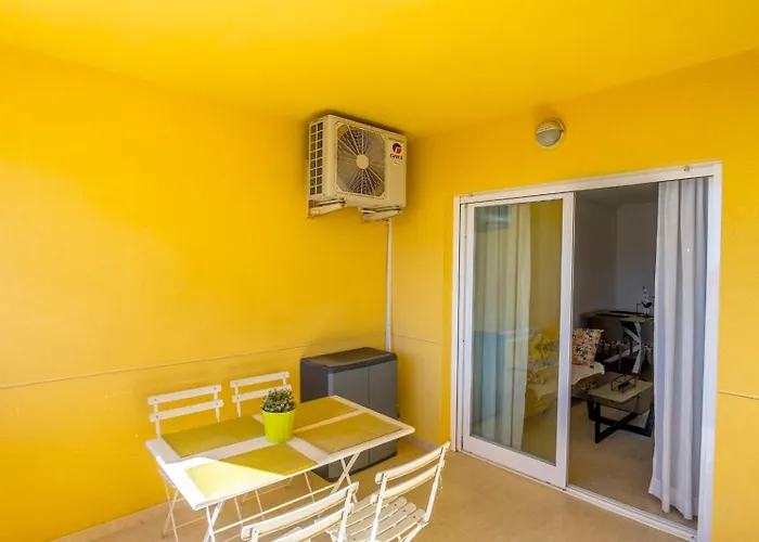 Modern 2 Bed In Torrievieja 公寓